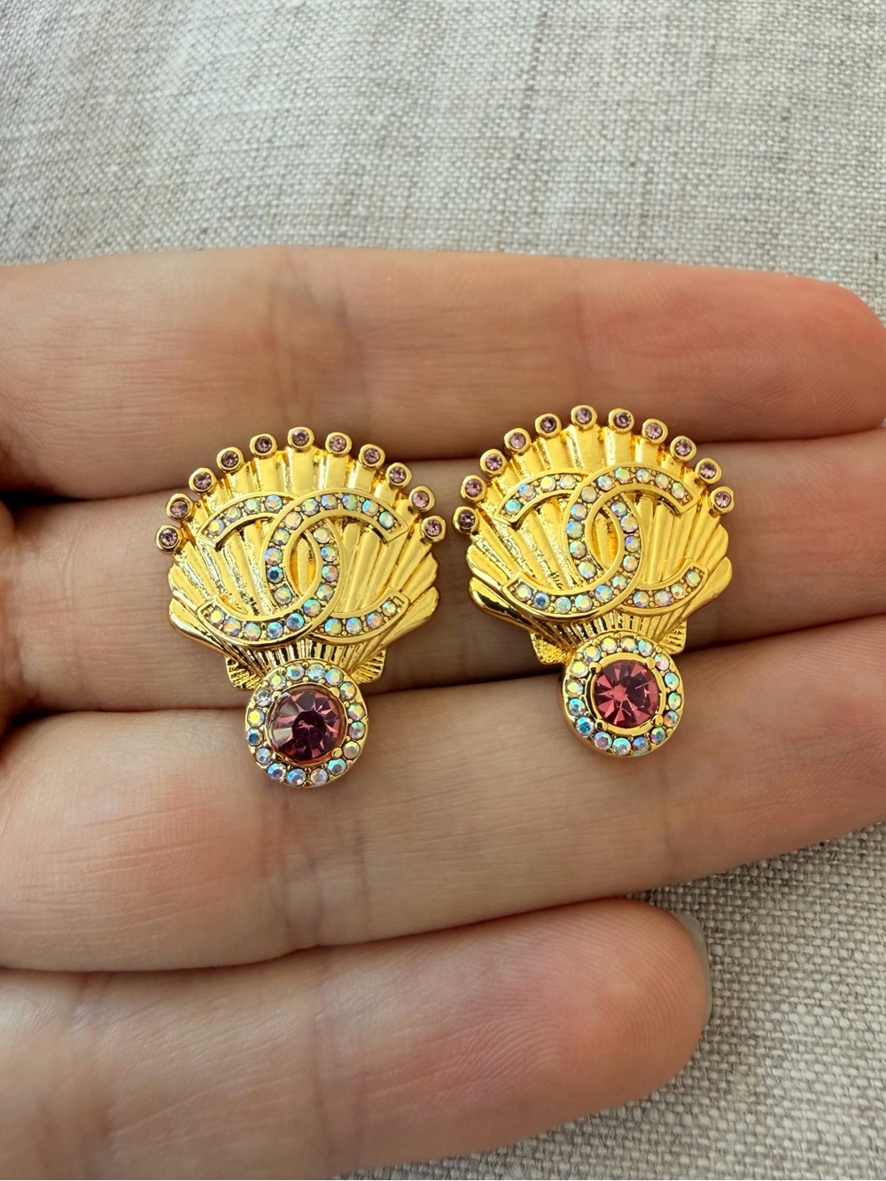 🐚CHANEL Gold-Tone Pink Crystal CC Earrings 🍭✨